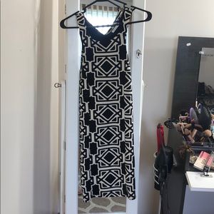 Patterned black/white stretchy dress. Size small!